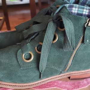 Kelsi Dagger lace up ankle booties sz 9